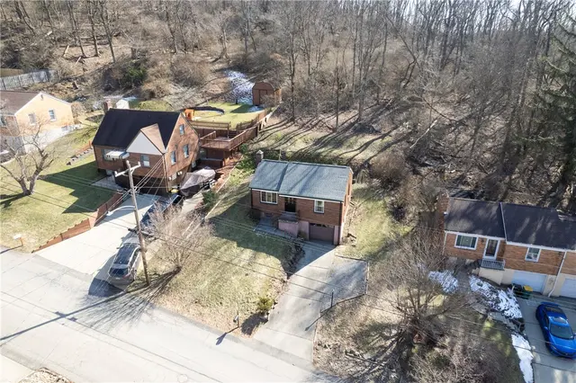 110 Idaway Dr gallery image 2