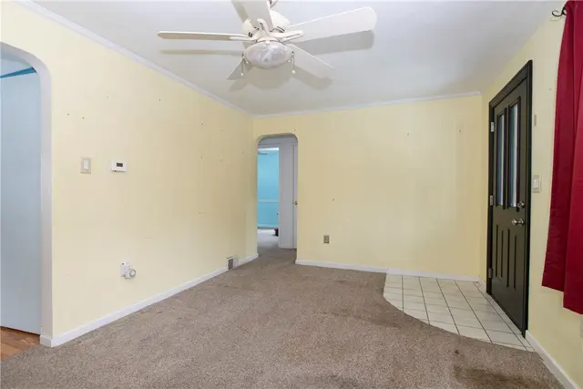 110 Idaway Dr gallery image 5