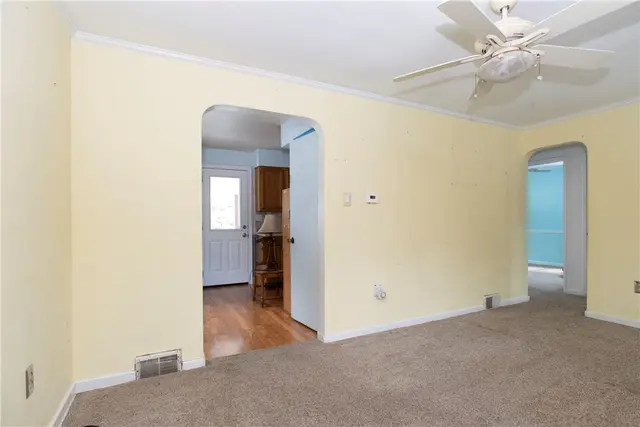 110 Idaway Dr gallery image 6