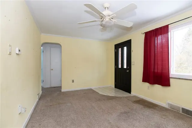 110 Idaway Dr gallery image 7