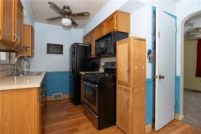 110 Idaway Dr gallery image 8