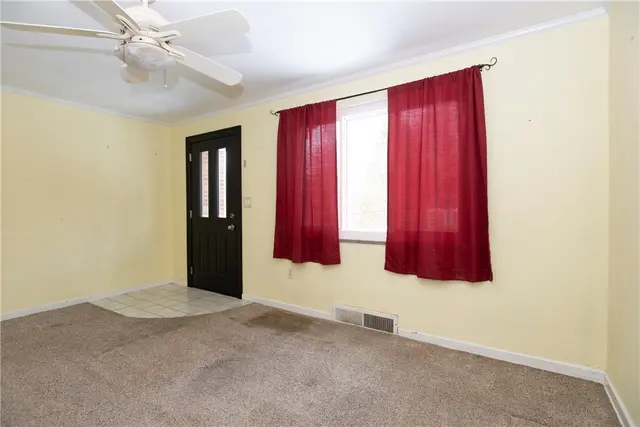 110 Idaway Dr gallery image 13