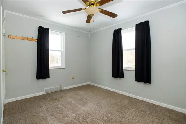 110 Idaway Dr gallery image 15