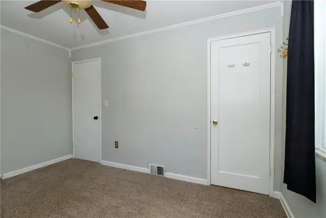 110 Idaway Dr gallery image 19