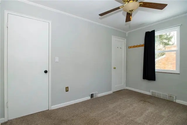 110 Idaway Dr gallery image 22