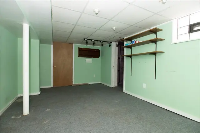110 Idaway Dr gallery image 31