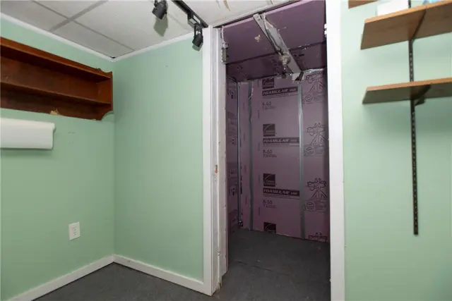 110 Idaway Dr gallery image 32