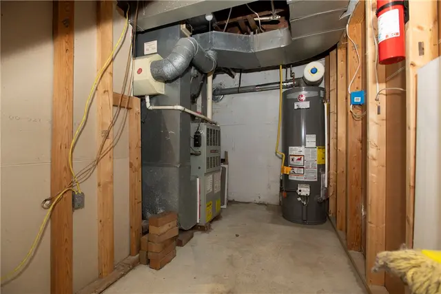 110 Idaway Dr gallery image 33