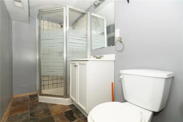 110 Idaway Dr gallery image 34