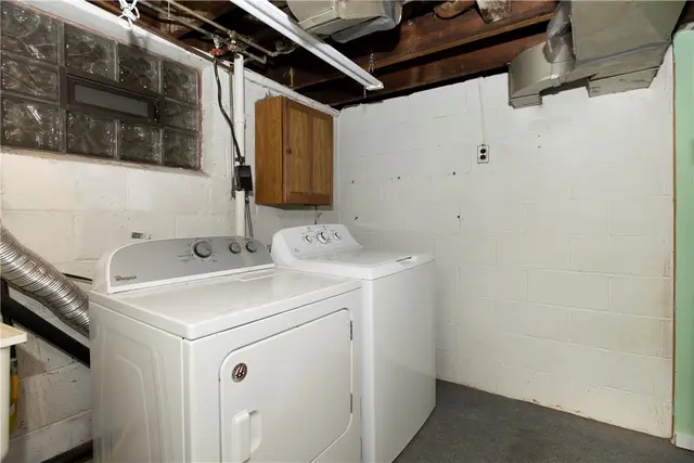 110 Idaway Dr gallery image 35
