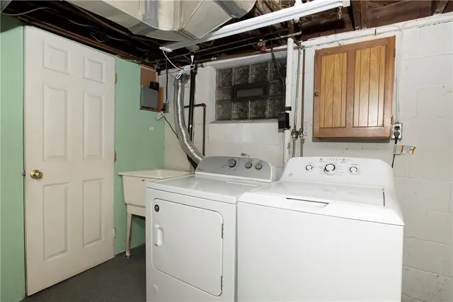 110 Idaway Dr gallery image 36