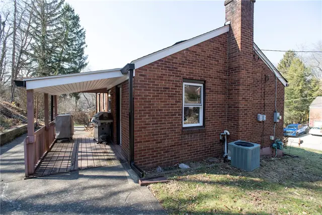 110 Idaway Dr gallery image 38
