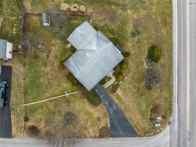 110 Lager Dr gallery image 34