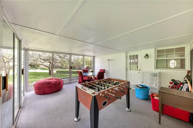110 Lee Rd gallery image 24