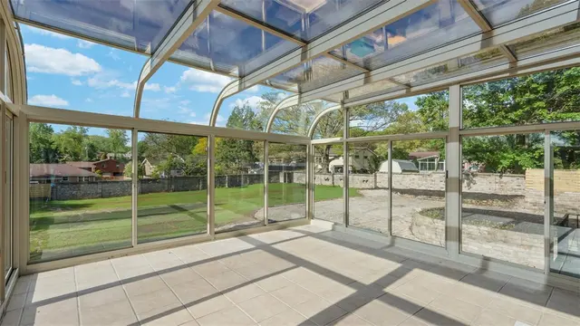 110 Mary Vue St gallery image 12