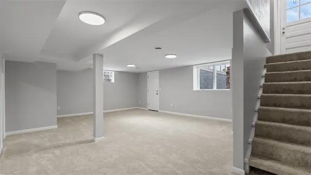110 Mary Vue St gallery image 18