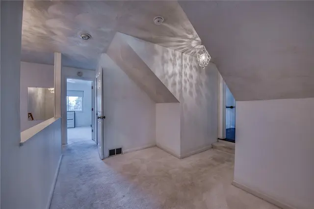 110 Mckinney Rd gallery image 3
