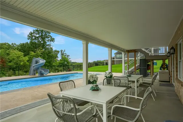 110 Miller Drive gallery image 16