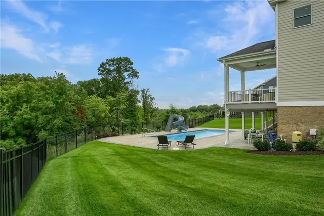 110 Miller Drive gallery image 37