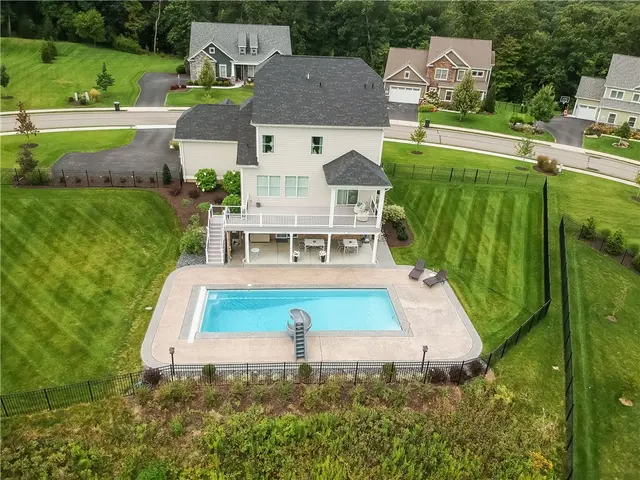 110 Miller Drive gallery image 38