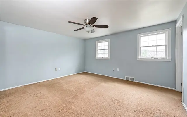 110 Point Vue Dr gallery image 15