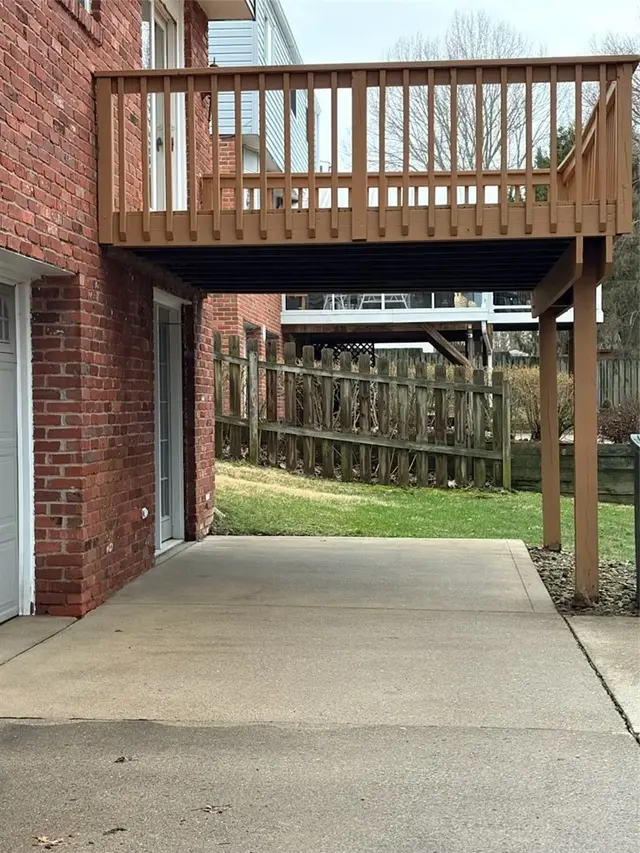 110 Point Vue Dr gallery image 26