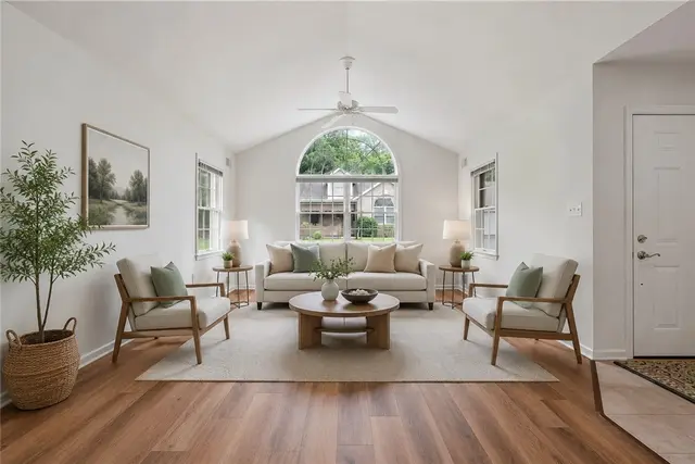 110 Steeplechase Cir gallery image 5