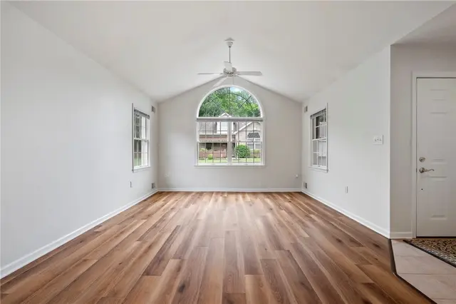 110 Steeplechase Cir gallery image 8