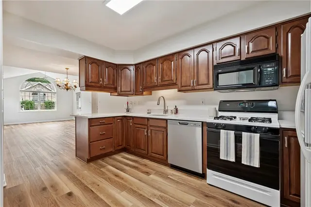 110 Steeplechase Cir gallery image 13