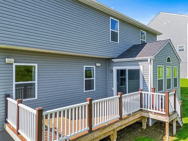1103 Deerfield Drive gallery image 8
