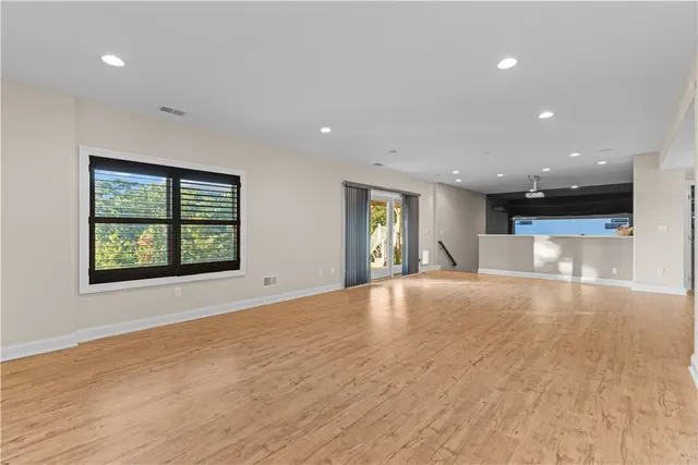 1104 Castletown Ct gallery image 22