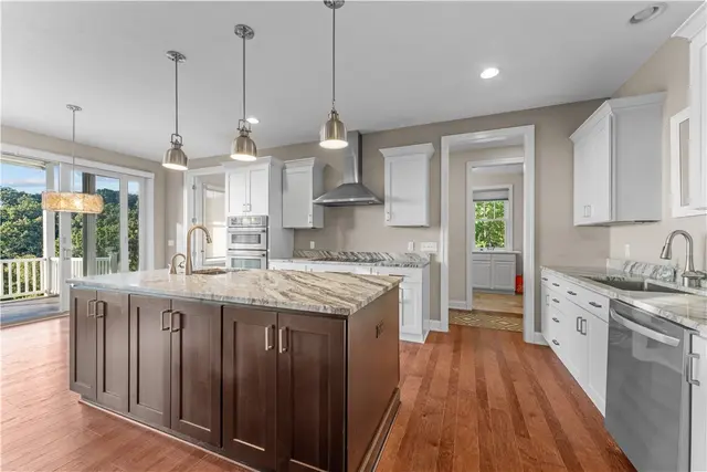 1104 Castletown Ct gallery image 38