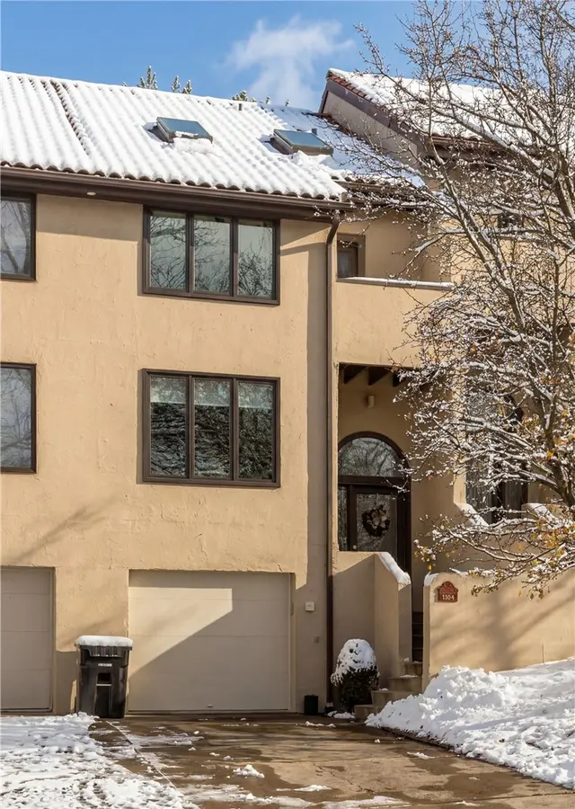 1104 W Ridge Road gallery image 2