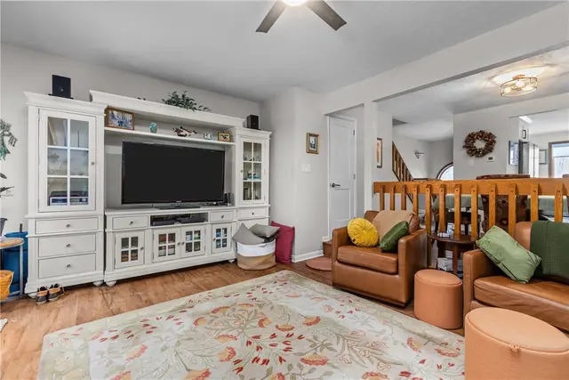1104 W Ridge Road gallery image 14