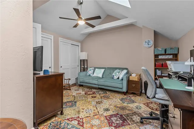 1104 W Ridge Road gallery image 23