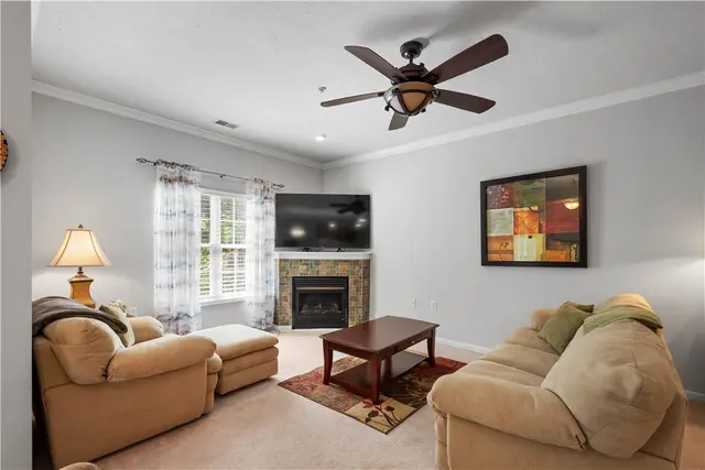 1106 Prescott Pl gallery image 9