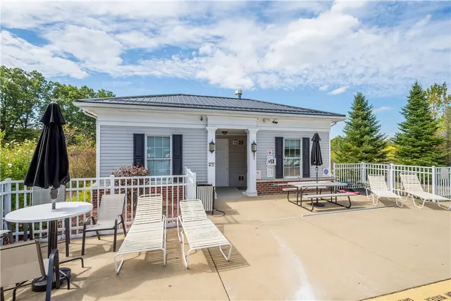1106 Prescott Pl gallery image 16