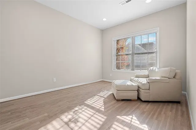 111 Continental Ln gallery image 6
