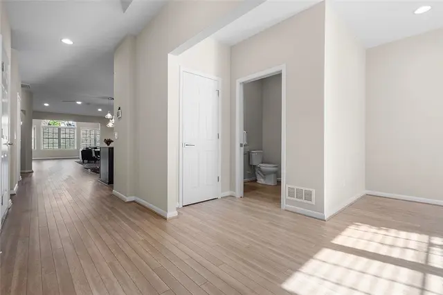 111 Continental Ln gallery image 8