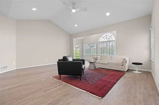 111 Continental Ln gallery image 19