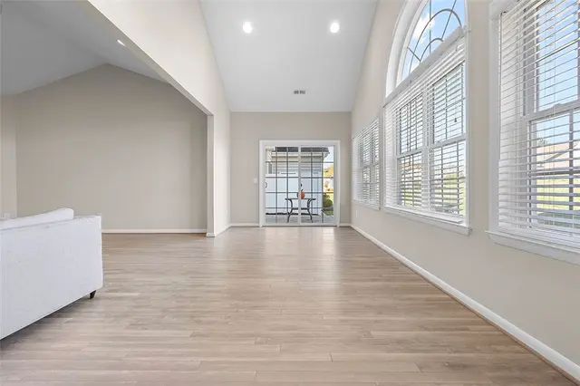 111 Continental Ln gallery image 20