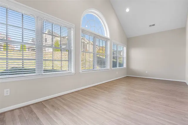 111 Continental Ln gallery image 21