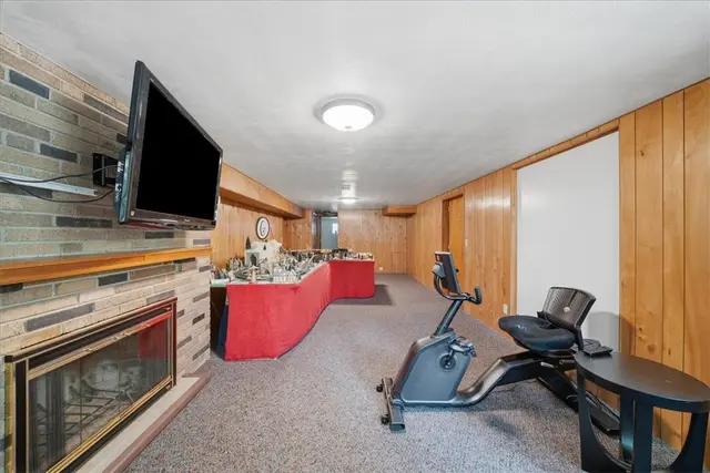 111 Doray Dr gallery image 7