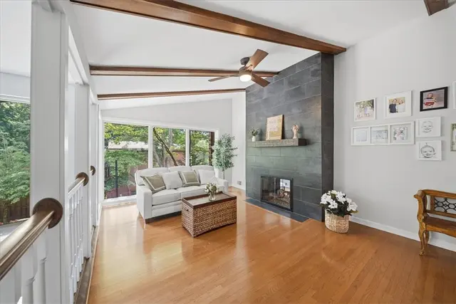 111 Doray Dr gallery image 13