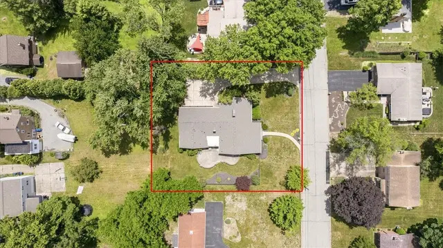 111 Doray Dr gallery image 28