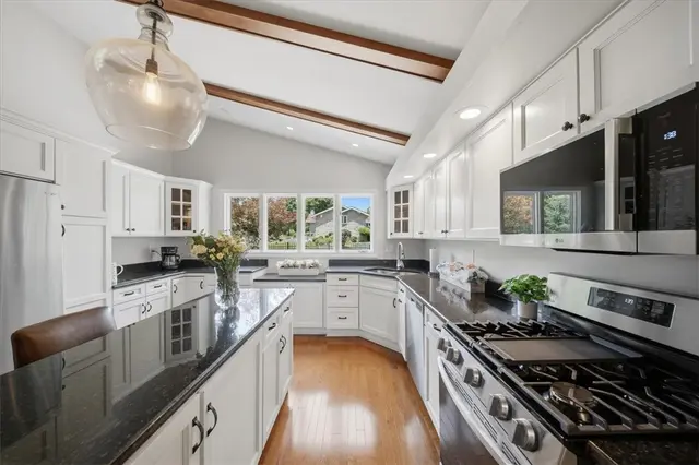 111 Doray Dr gallery image 33
