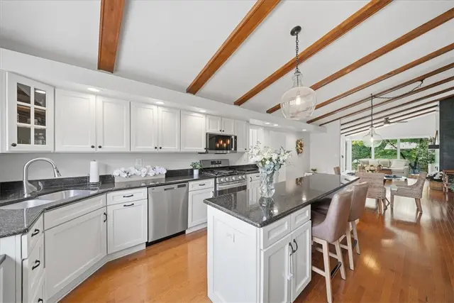 111 Doray Dr gallery image 35