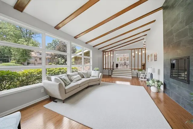 111 Doray Dr gallery image 41