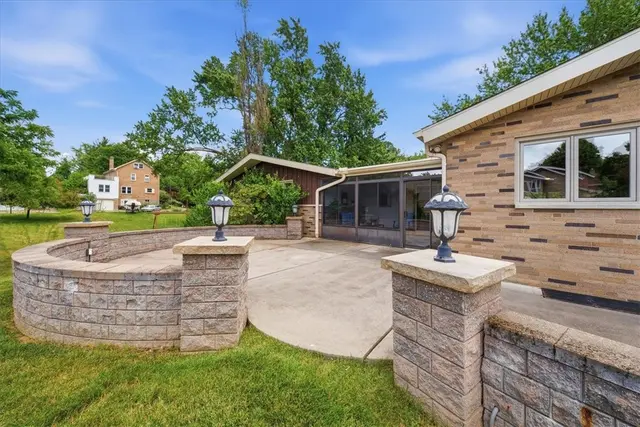 111 Doray Dr gallery image 42