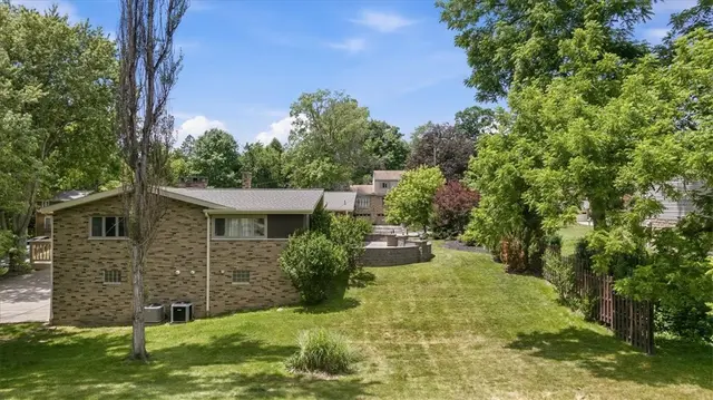 111 Doray Dr gallery image 46